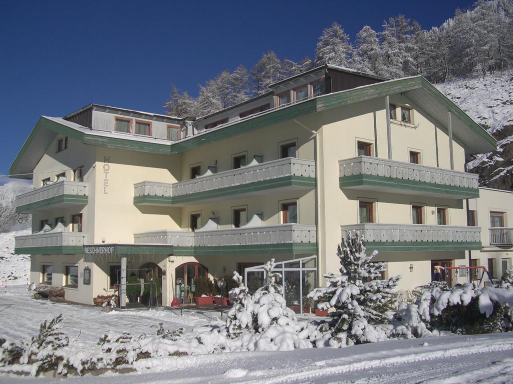 Reschnerhof Bed & Breakfast Resia Bagian luar foto