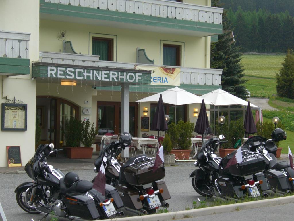 Reschnerhof Bed & Breakfast Resia Bagian luar foto
