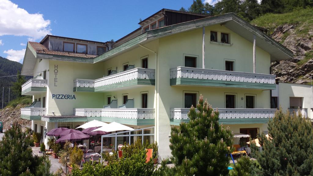 Reschnerhof Bed & Breakfast Resia Bagian luar foto