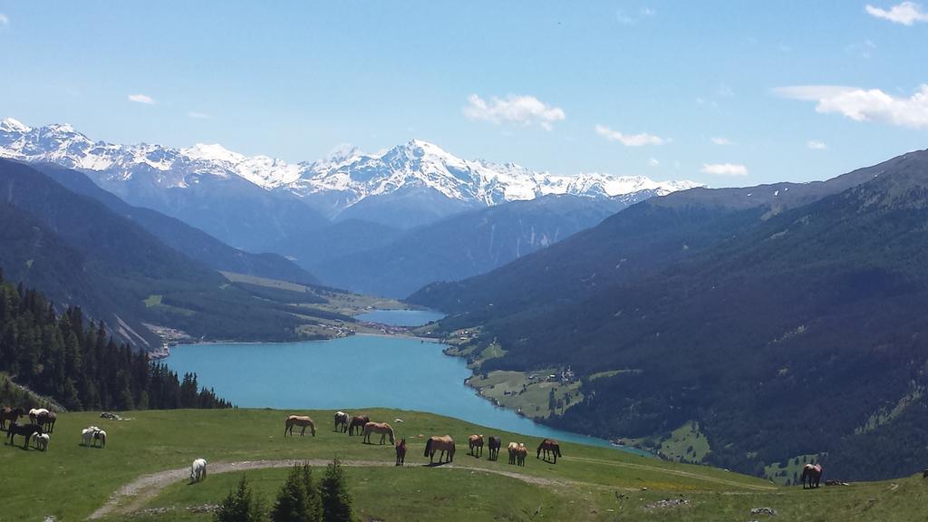 Reschnerhof Bed & Breakfast Resia Bagian luar foto