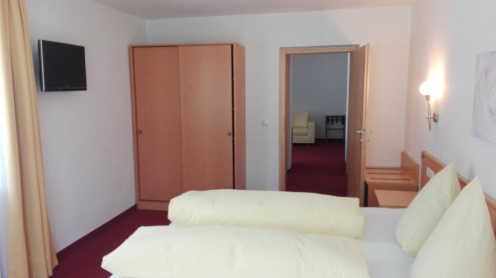 Reschnerhof Bed & Breakfast Resia Bagian luar foto