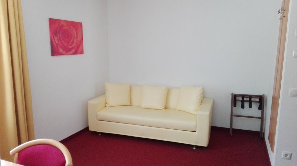 Reschnerhof Bed & Breakfast Resia Bagian luar foto