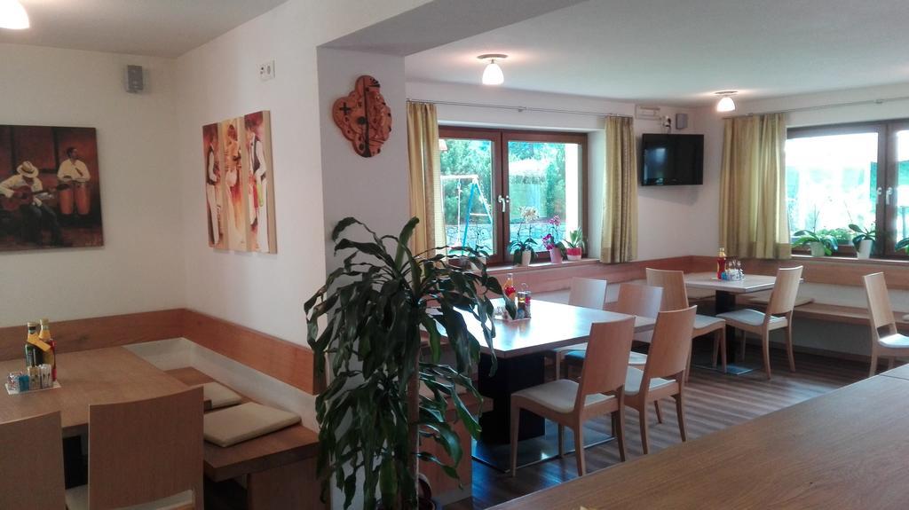 Reschnerhof Bed & Breakfast Resia Bagian luar foto