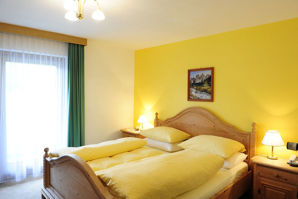 Reschnerhof Bed & Breakfast Resia Bagian luar foto