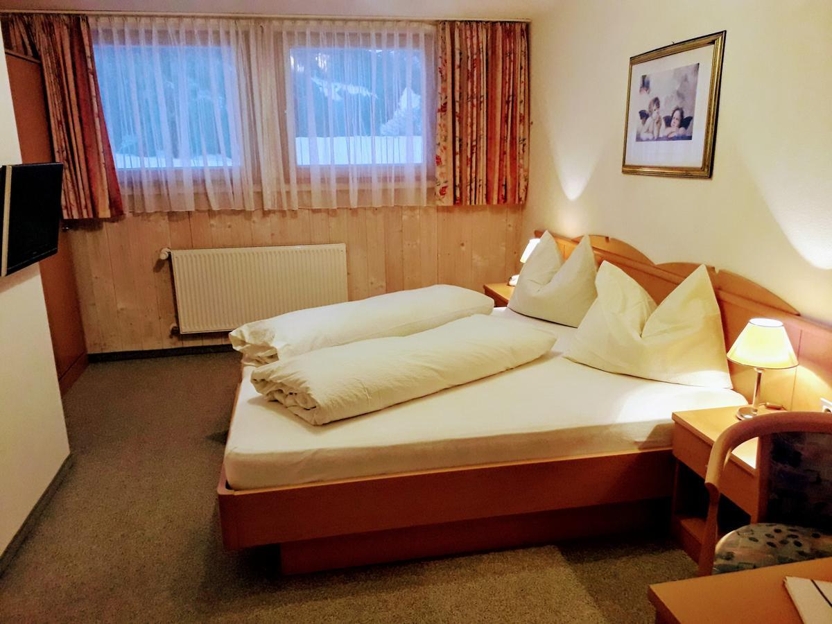 Reschnerhof Bed & Breakfast Resia Bagian luar foto